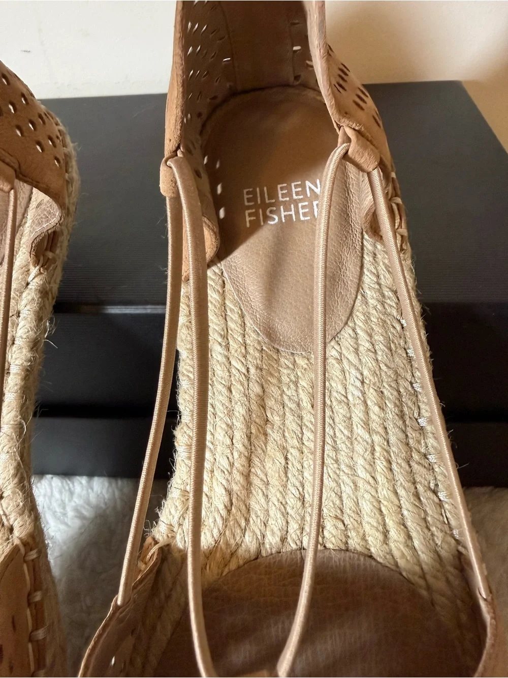 NWOB Eileen Fisher Lee 2 Espadrilles in Tan